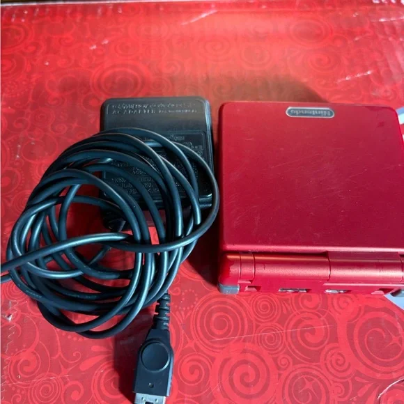 Nintendo Game Boy Advance SP - Bold Crimson